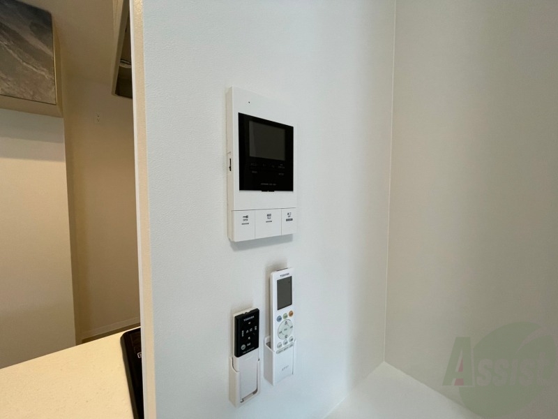 セキュリティ　モニター付インターホンです。来客者の顔が見えるので安心！