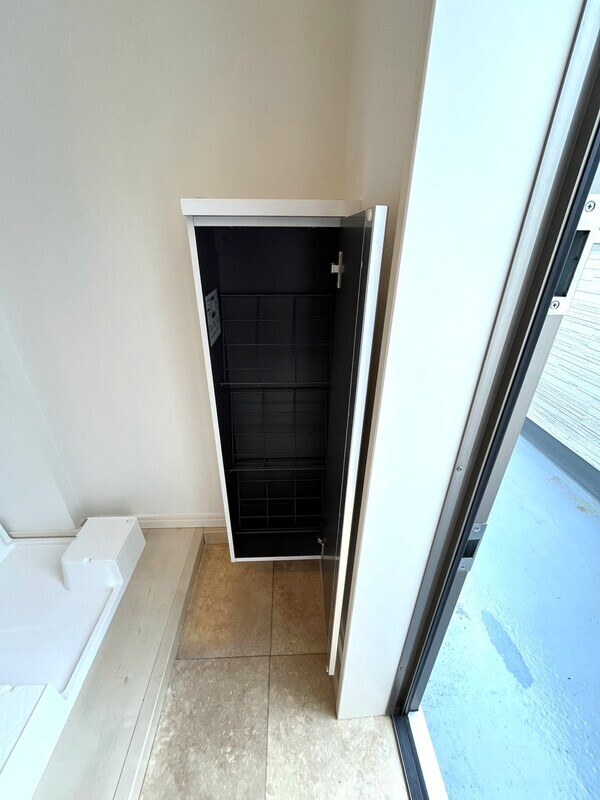 玄関　※別号室の参考写真です