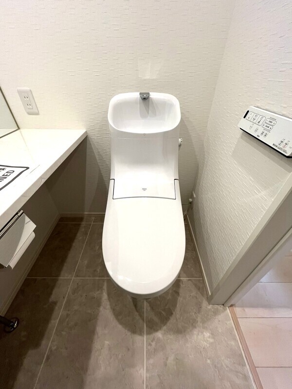 トイレ　※別号室の参考写真です