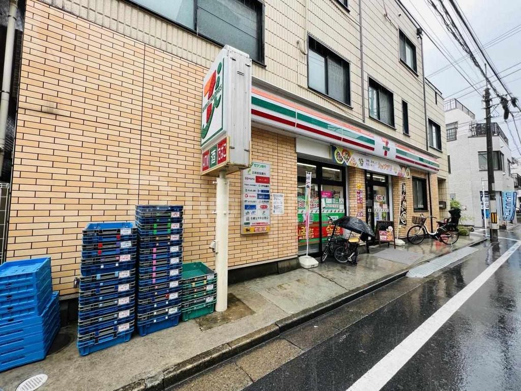 コンビニ　セブンイレブン西池袋3丁目店（コンビニ）まで560m