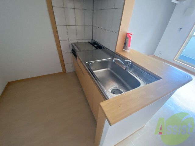 キッチン　キッチンも広めなので、お料理好きの方にも嬉しいですね。