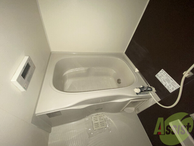 バス・シャワールーム　お風呂はトイレと別になっているので、落ち着きますね。