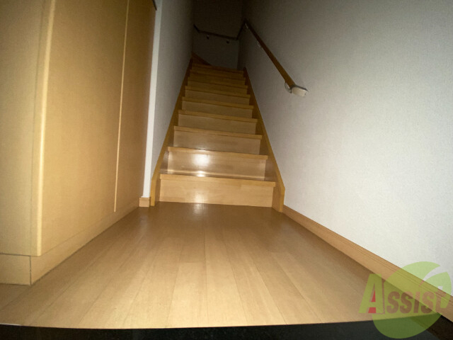 玄関　玄関は敷居が低くなっているので、躓く心配なし。