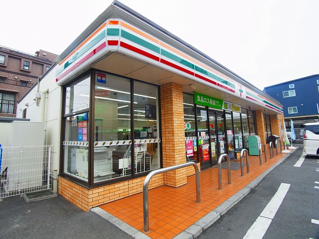 コンビニ　セブンイレブン 足立扇3丁目店（コンビニ）まで389m