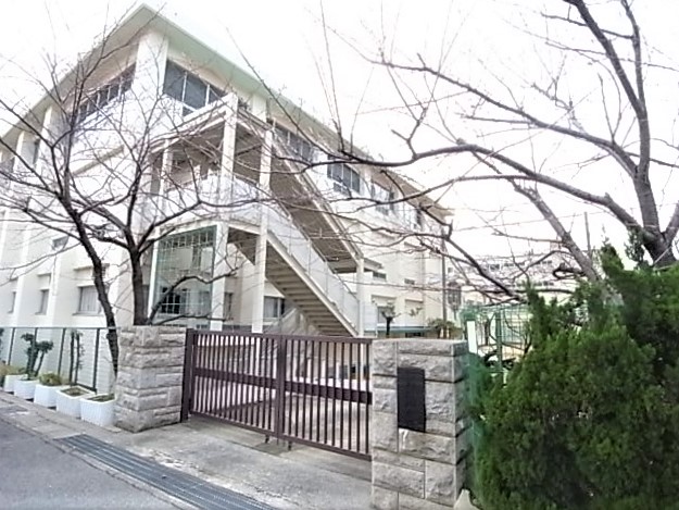 中学校　神戸市立御影中学校（中学校）まで504m