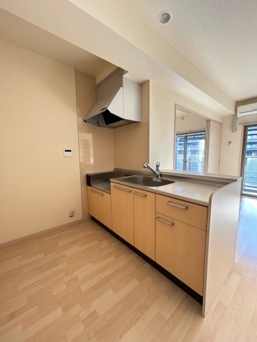 キッチン　別部屋の参考写真のため、現況を優先します。