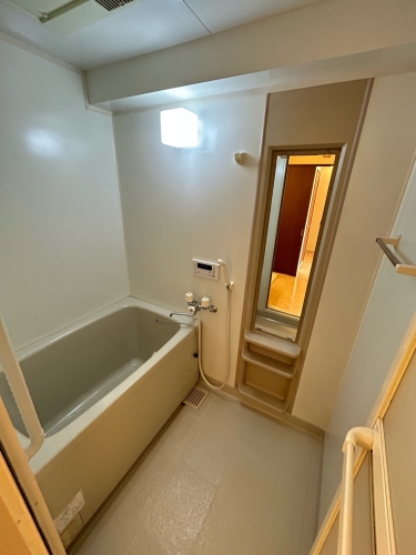 バス・シャワールーム　別部屋の参考写真のため、現況を優先します。