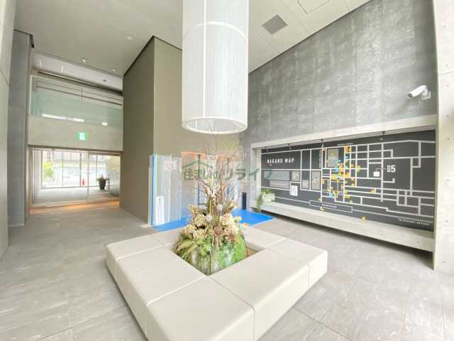 ロビー　プラウドフラット中野