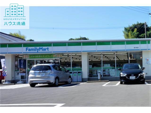 コンビニ　ファミリーマート道の尾店（コンビニ）まで771m