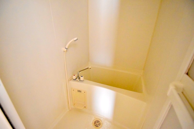 バス・シャワールーム　☆ゆったりバスルームです☆