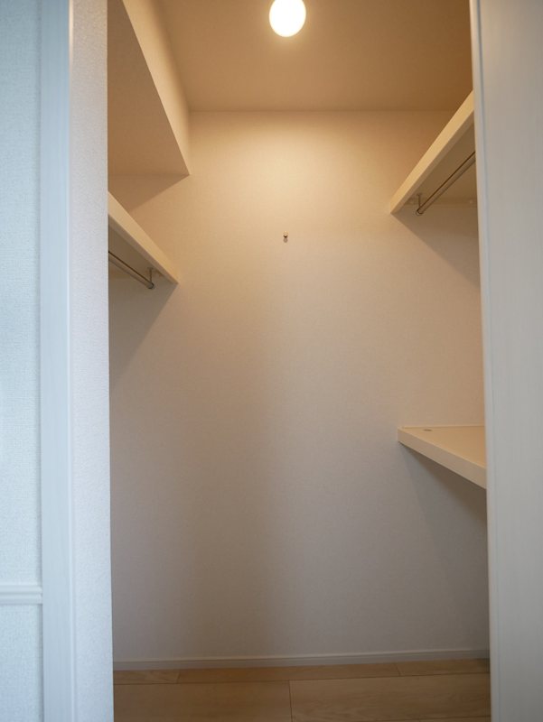 収納　ウォークインクローゼット（洋６.１）