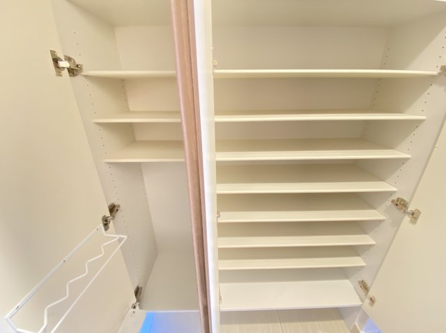 収納　シューズボックス