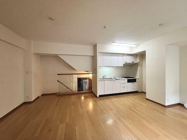 居室・リビング　南向きのお部屋です