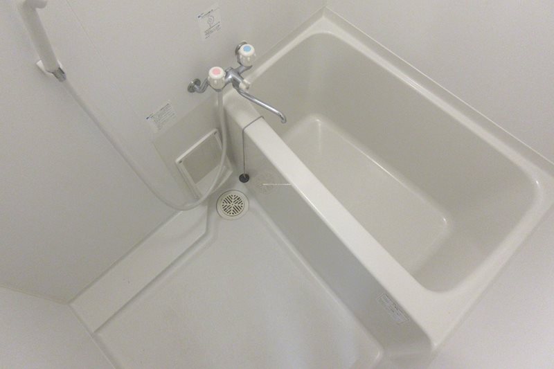 バス・シャワールーム　清潔感のある浴室です。