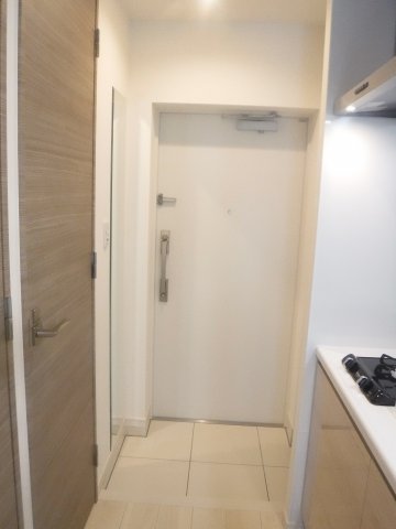 玄関　他のお部屋の参考写真となります。