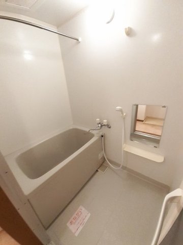 バス・シャワールーム　浴室乾燥機付きのお風呂です♪