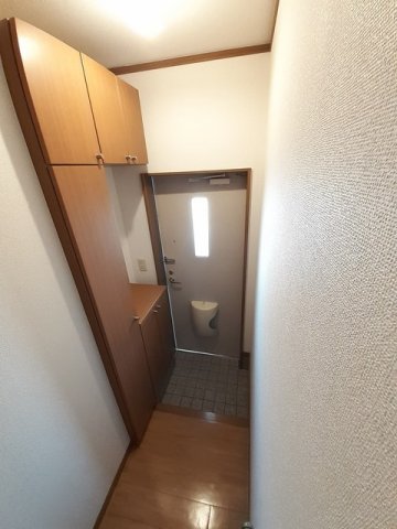 玄関　シューズボックス付きの玄関です★