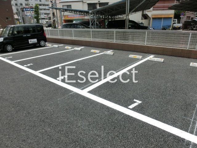 駐車場　敷地内駐車場でお車メインの方にもオススメ