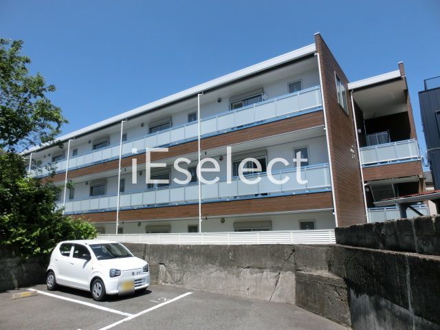 建物外観　経済的な都市ガス仕様。