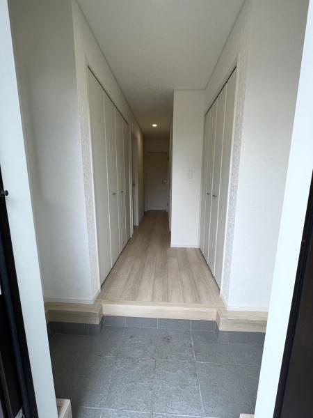 玄関　広々した玄関ホール