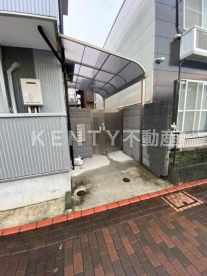 エントランス　落ち着いたエントランスです