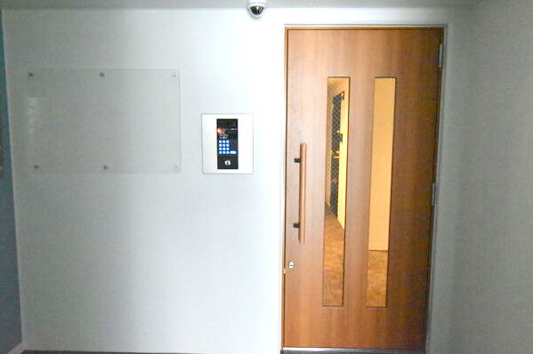 セキュリティ　オートロックと防犯カメラがあります♪