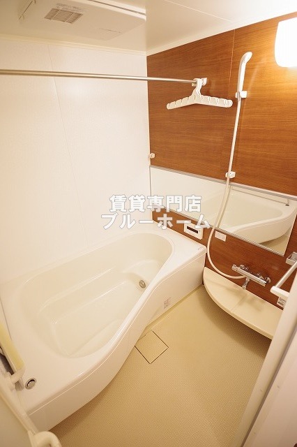 バス・シャワールーム　追炊き・浴室乾燥付きバス！