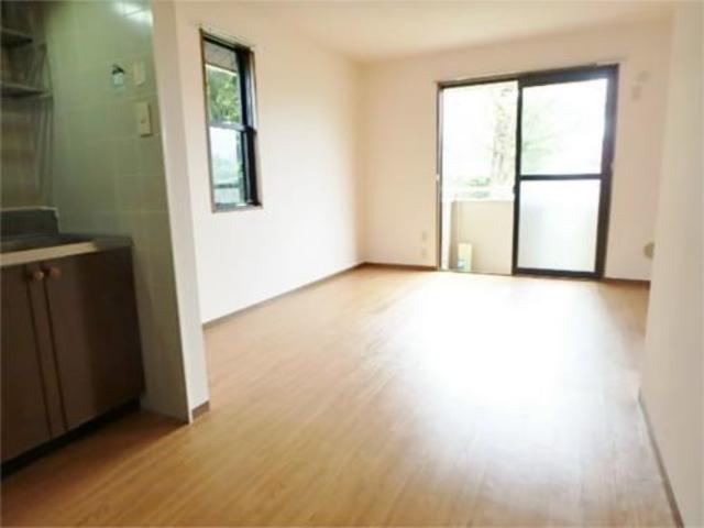 居室・リビング　別号室参考写真