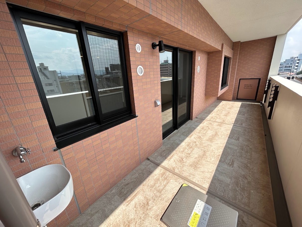 バルコニー　広々バルコニー！スロップシンク付♪