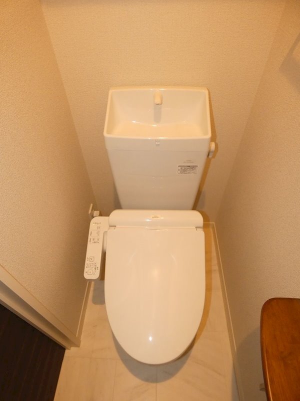 トイレ　※同タイプ別部屋の写真となります。