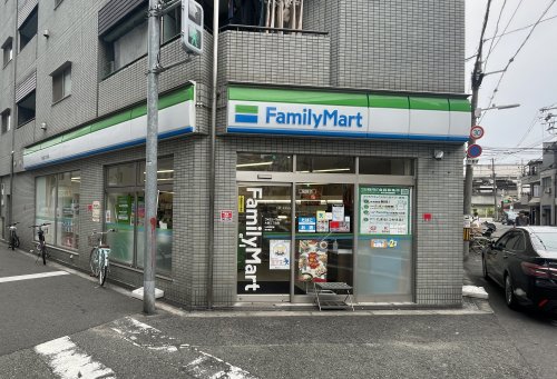 コンビニ　ファミリーマート 大国三丁目店（コンビニ）まで223m