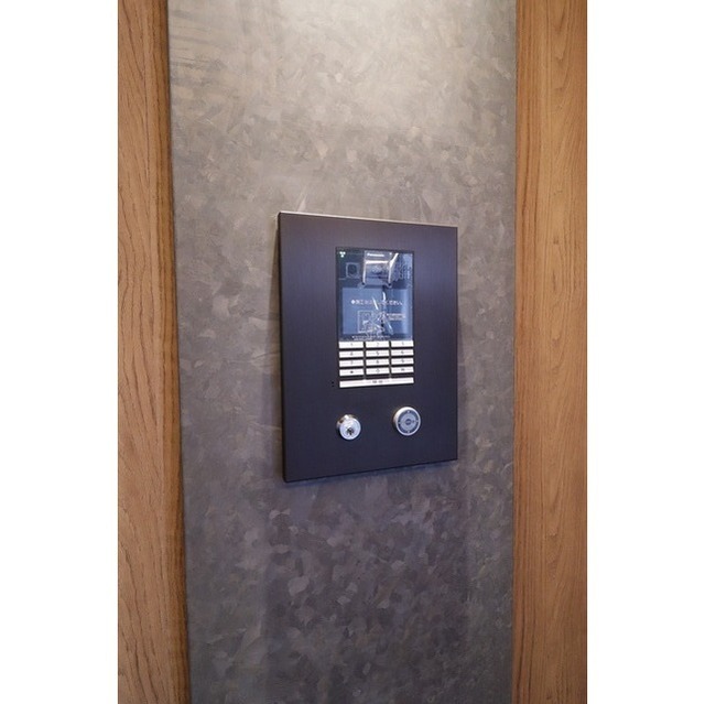 ロビー　オートロック