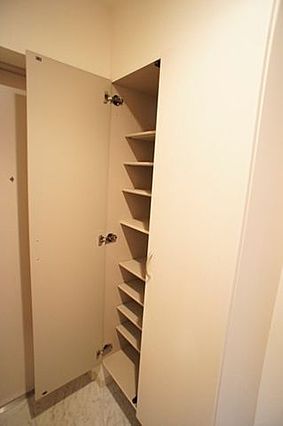 玄関　ブルックスレジデンス　文京区千駄木3