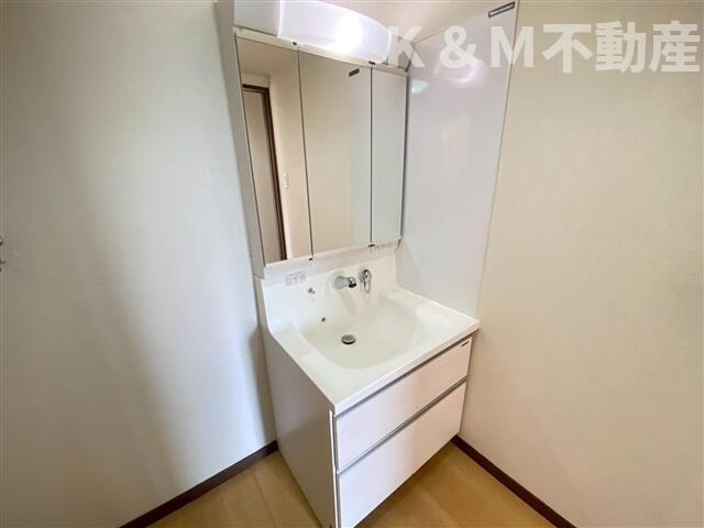 洗面設備　使いやすい洗面所です