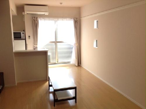 居室・リビング　実際のお部屋と異なる場合がございます。