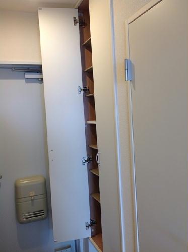 玄関　実際のお部屋と異なる場合がございます。