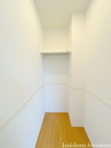 収納　写真は別のお部屋です。