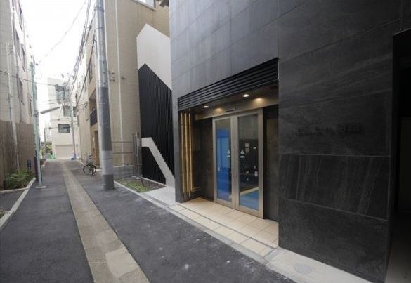 エントランス　清潔なエントランスです