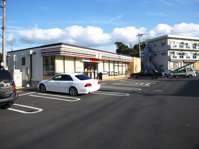 コンビニ　セブンイレブン三浦赤羽根店（コンビニ）まで304m