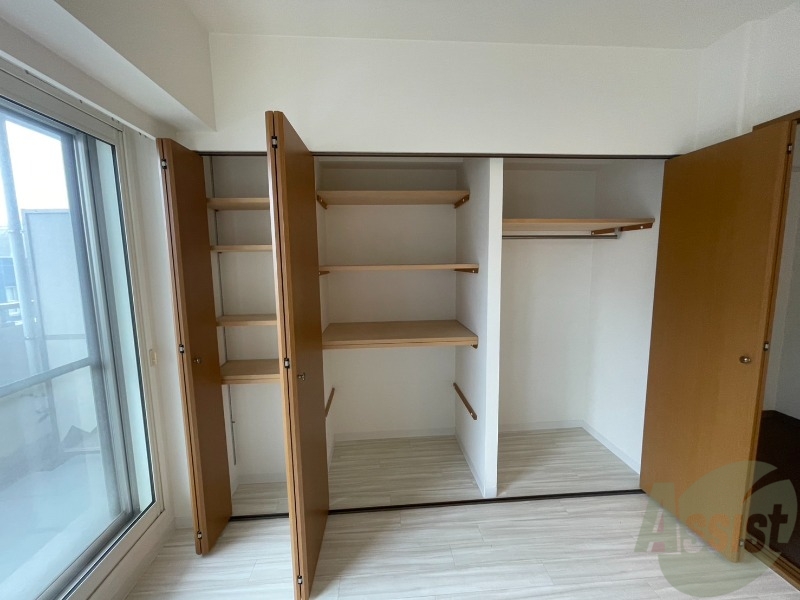 収納　寝室の収納です。部屋がすっきり片付きます。