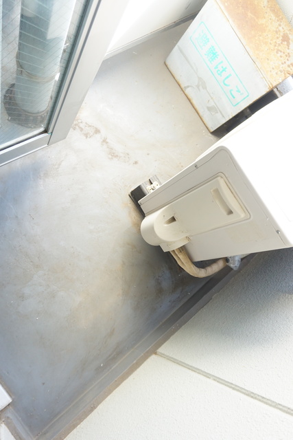 バルコニー　バルコニーがあるので洗濯物を太陽の下で干すことができます♪