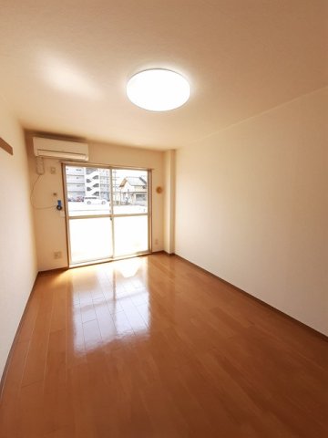 その他部屋・スペース　明るい色調の室内です