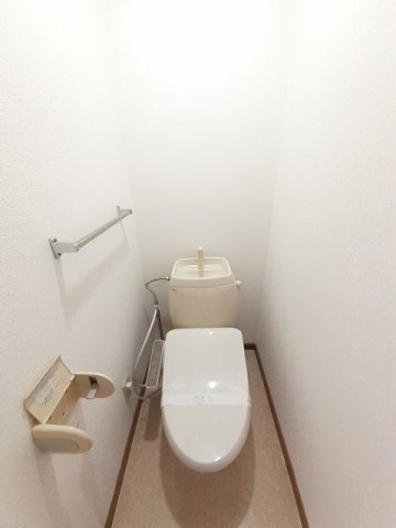 トイレ　トイレもきれいです