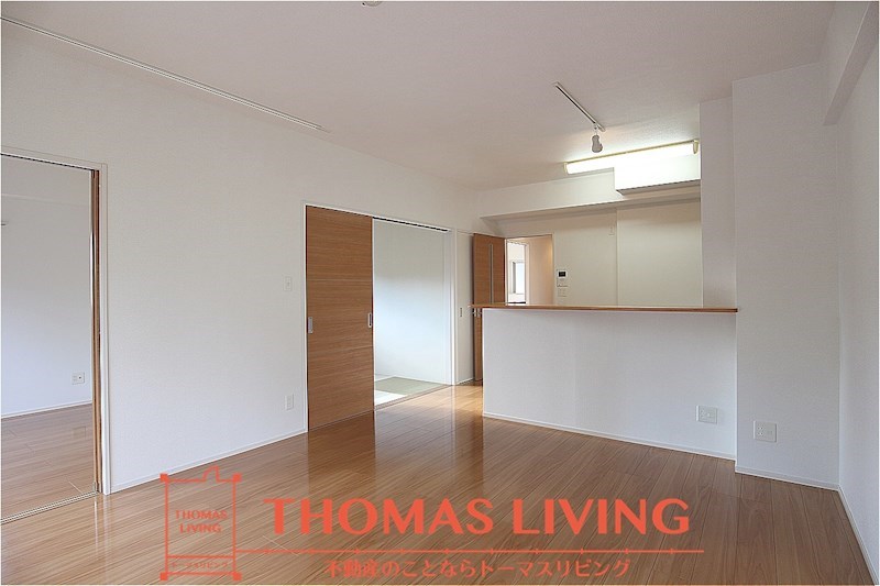 建物外観　リビングルームのお写真です。