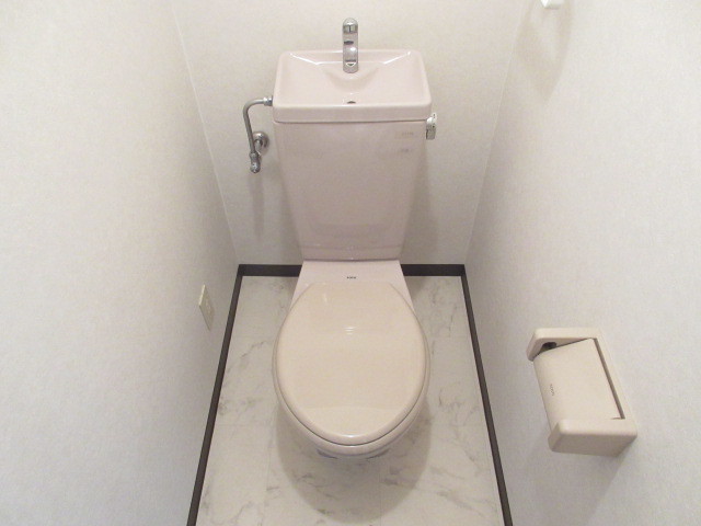 トイレ　シンプルなトイレです