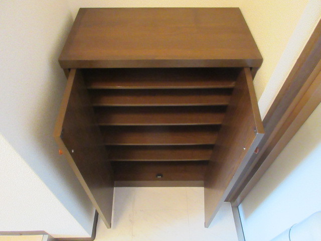 その他　シューズボックス備え付けです