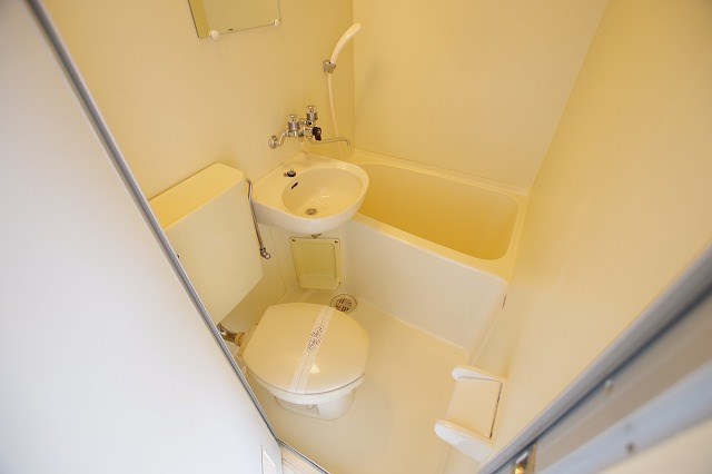 バス・シャワールーム　※同タイプのお部屋の画像を使用してます。