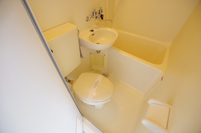 トイレ　※同タイプのお部屋の画像を使用してます。