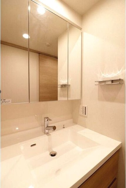 バルコニー　浴室乾燥機完備