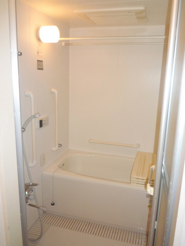 バス・シャワールーム　★追焚式の浴槽★